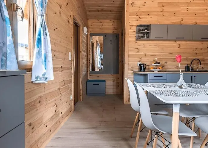 In With Hilltop Views 度假居