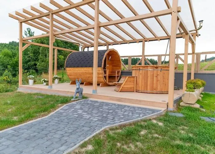 In With Hilltop Views *