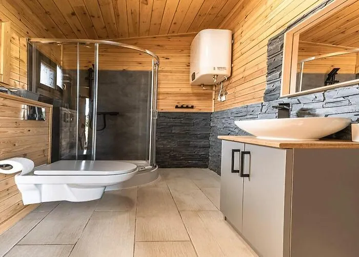 In With Hilltop Views 度假居